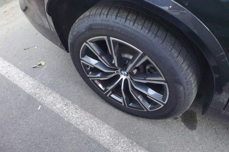 Used BMW X5 2022 xDrive 30Li Luxury M Sport Package
