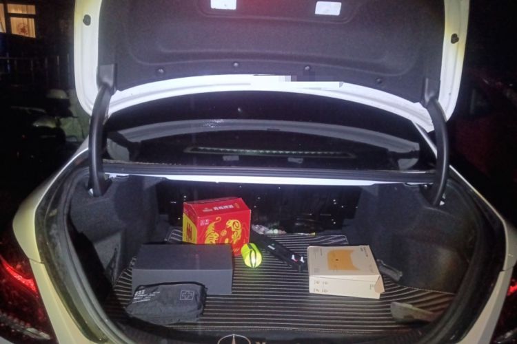 Used Mercedes-Benz C-Class 2018 C 180 L Fashion Edition Sport Version Trunk