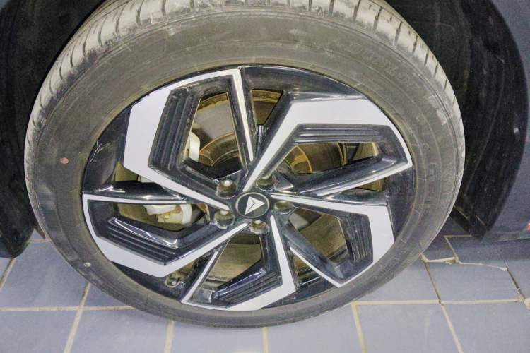 Used Deepal S07 2024 215Max Qiankun Intelligent Driving ADS SE Range-Extended Version
