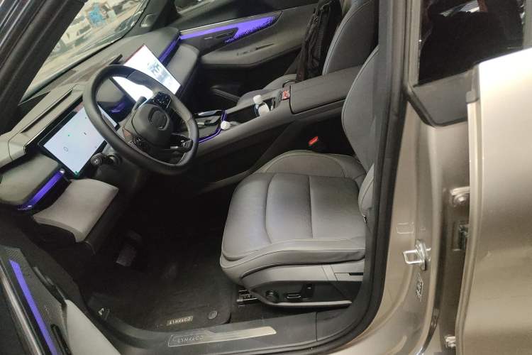 Used Lynk & Co 08 EM-P 2023 220km All-Wheel-Drive Performance Halo