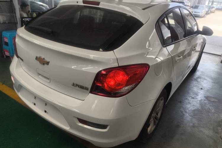 Used Chevrolet Cruze 2015 Hatchback 1.6L Automatic Comfort Edition