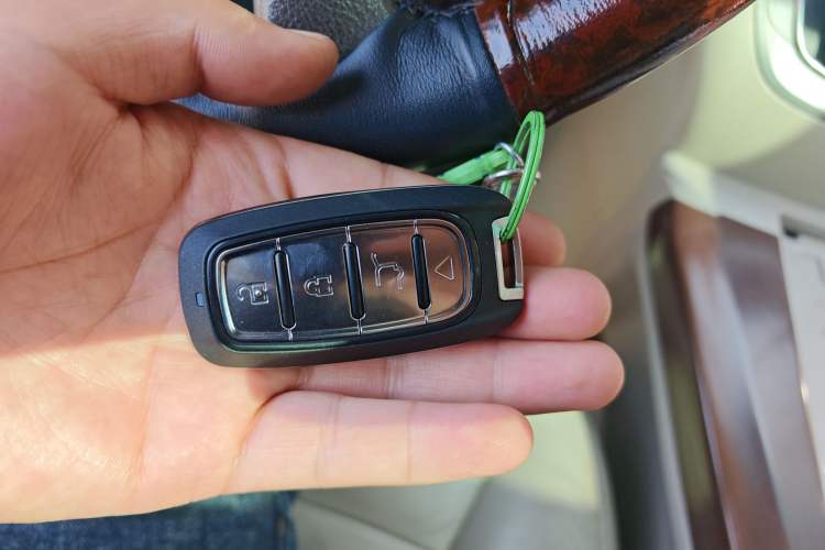 Used Buick GL8 2013 2.4L LT Luxury Business Executive Edition
