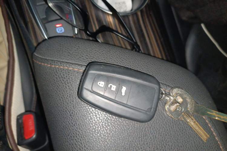 Used Toyota Camry 2018 2.0G Luxury Edition