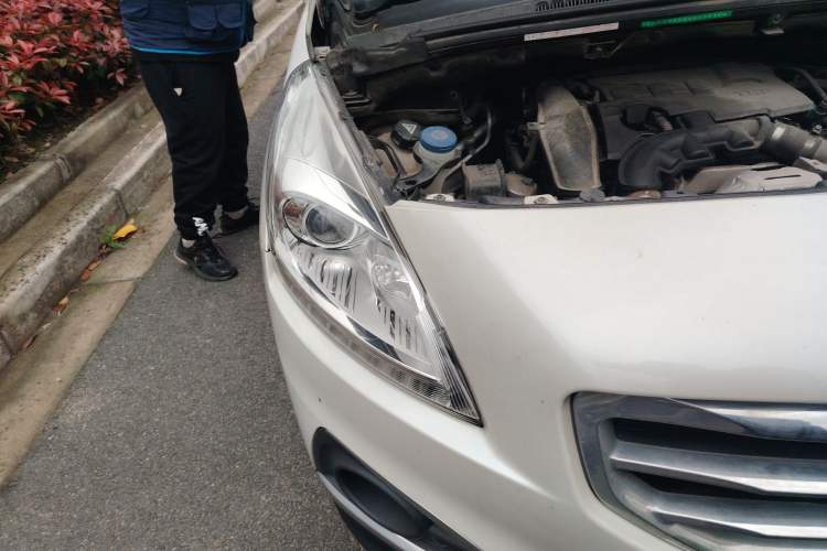 Used Peugeot 3008 2015 1.6THP Automatic Prestige Edition Right Front Headlight