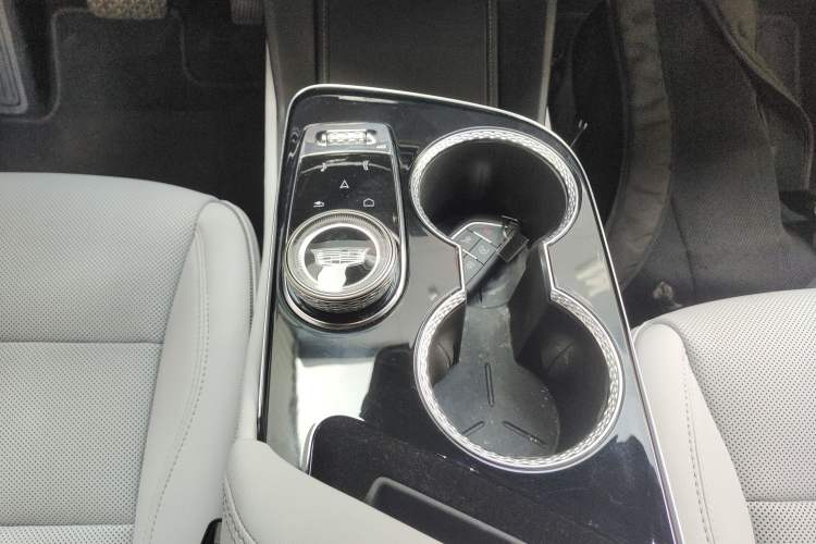 Used Cadillac GT4 2023 25T Luxury Model
