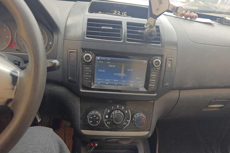 Used HYOSOW H2 2016 H2E 1.5L Fashion Model BJ415B
