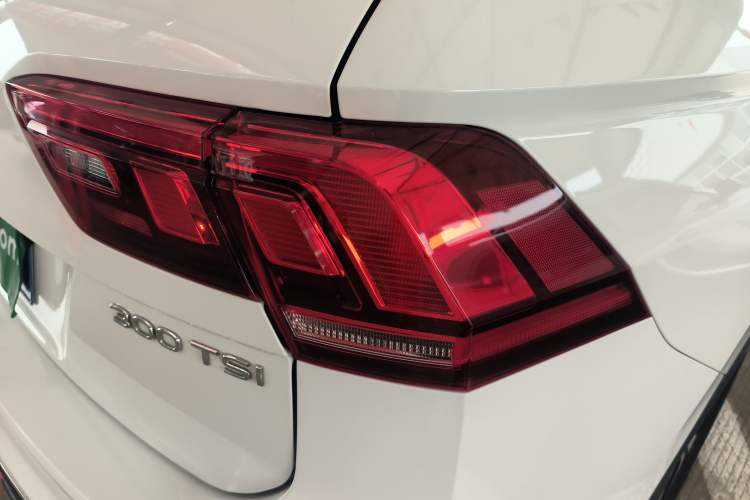 Used Volkswagen Tiguan L 2023 300TSI Automatic Two-Wheel Drive Smart Edition Right Rear Taillight