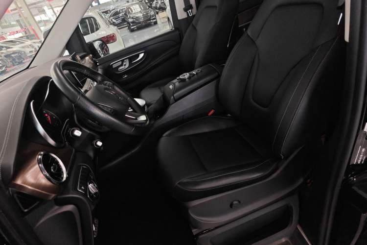 Used Mercedes-Benz V-Class 2021 V 260 Prestige Edition Left Front Seat