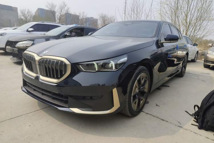 Used BMW 5 Series 2024 525Li Luxury Package