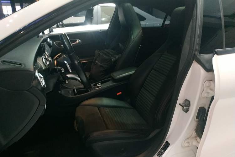 Used Mercedes-Benz CLA 2018 CLA 220 4MATIC
