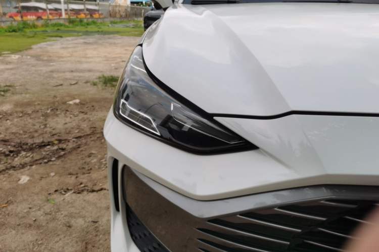 Used MG ONE 2022 β-Comfortable Living Series 1.5T Fully Satisfying Version 1128 Right Front Headlight