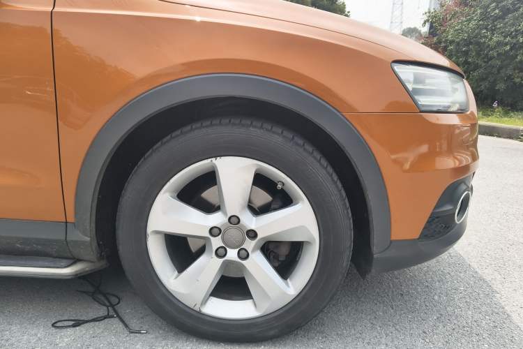 Used Audi Q3 2015 40 TFSI quattro off-road model
