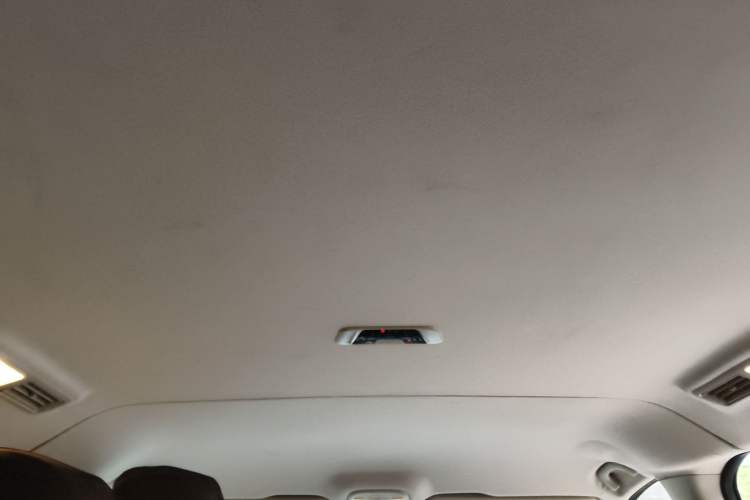 Used SAIC MAXUS G10 2014 2.0T Automatic Elite Edition
