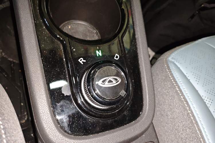 Used Chery QQ Little Ant 2022 Sweet Pink Edition Full-Sugar Version Lithium Iron Phosphate 30 kW 301 km Gear Lever