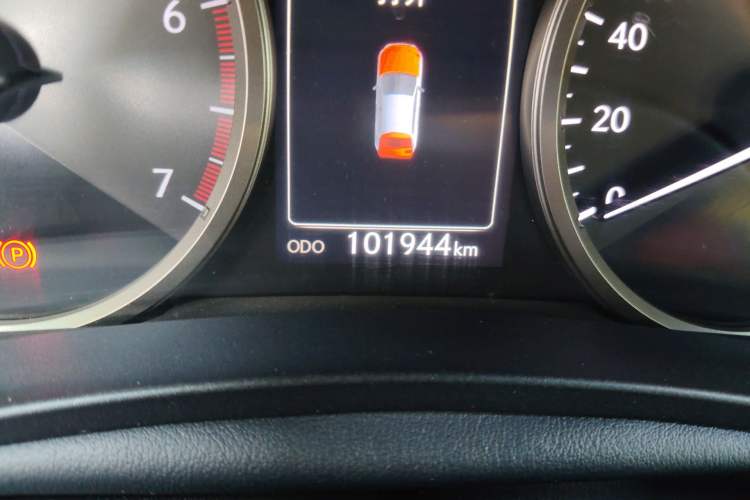 Used Lexus NX 2015 200T All-Wheel-Drive Fēngshàng Edition Odometer Close Up