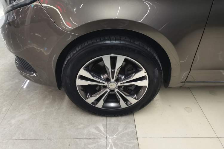 Used Mercedes-Benz V-Class 2017 V 260 Avantgarde Edition