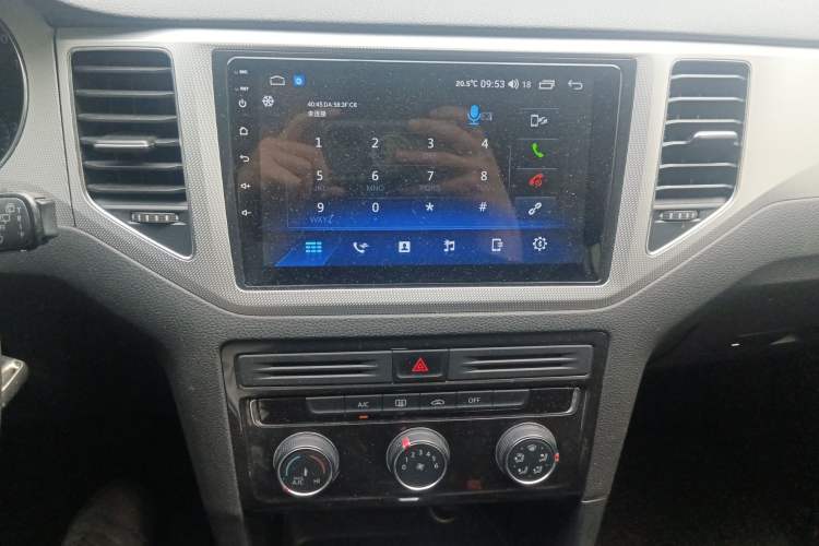 Used Volkswagen Golf Sportsvan 2019 1.6L Automatic Pure Model China V Standard Audio And AC Panel