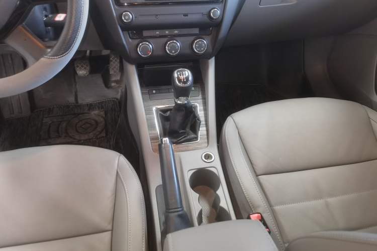 Used Skoda Octavia 2015 1.6L Manual Yijun Edition
