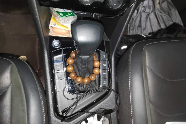 Used Volkswagen Tiguan L 2020 330TSI Automatic Two-Wheel Drive Smart Luxury Edition China VI Standard
