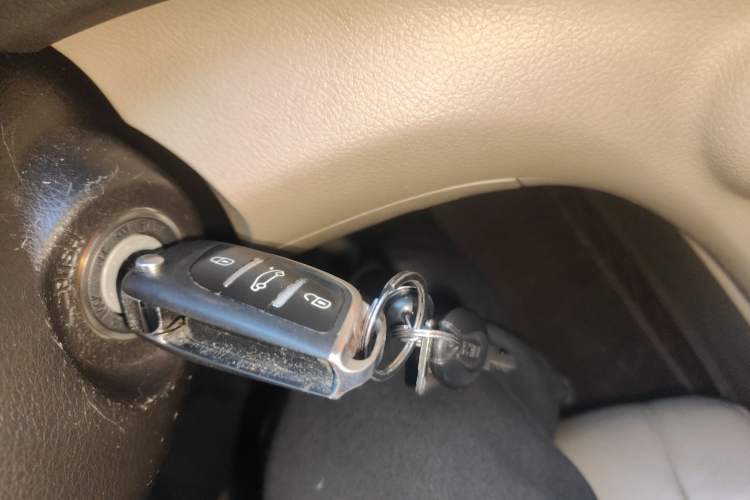 Used Toyota Highlander 2009 2.7L Two-Wheel Drive 7-Seater Luxury Edition
