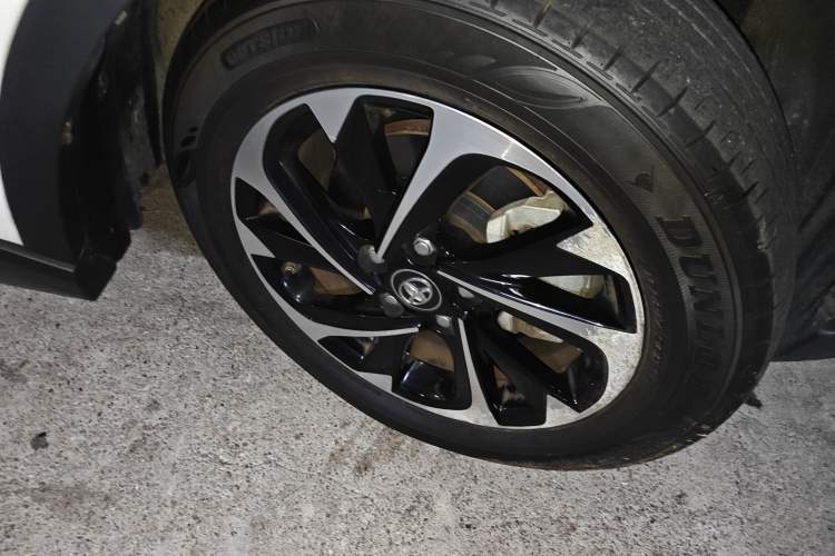 Used Toyota IZOA 2018 2.0L Yichi Version China VI Standard Right Front Wheel Hub