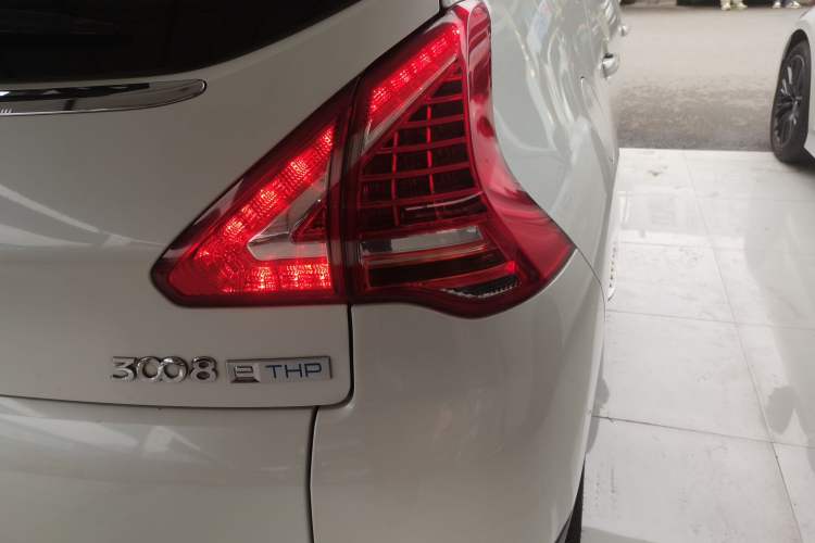 Used Peugeot 3008 2015 1.6THP Automatic Prestige Edition Exterior 3