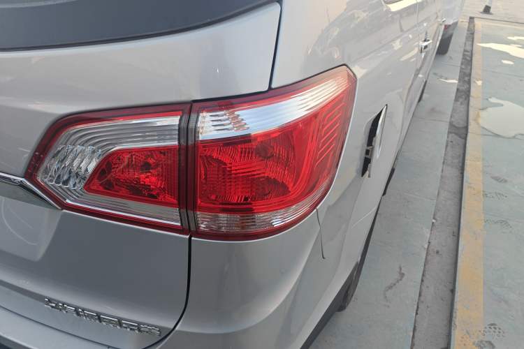 Used Baojun 730 2014 1.5L Manual Luxury Navigation ESP Version 7 Seats