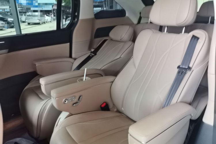 Used XPeng X9 2024 610 Long-Range Pro Left Rear Seat