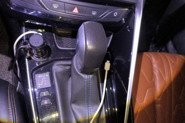 Used Peugeot 308 2018 1.6L Automatic Luxury Edition Gear Lever