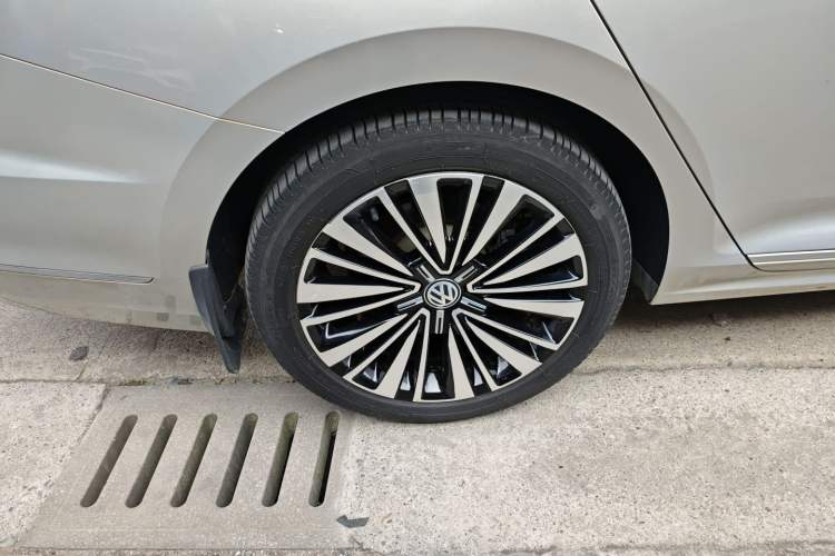 Used Volkswagen Passat 2019 380TSI Luxury Edition China VI Standard
