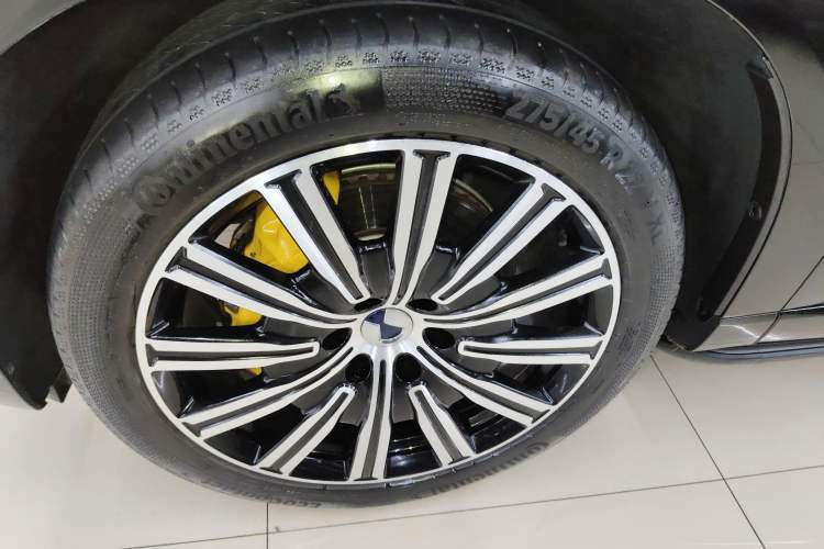 Used Denza N9 2025 Flagship Model Exterior 4