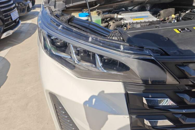 Used GAC Trumpchi M6 2023 PRO 270T DCT Luxury Edition Right Front Headlight