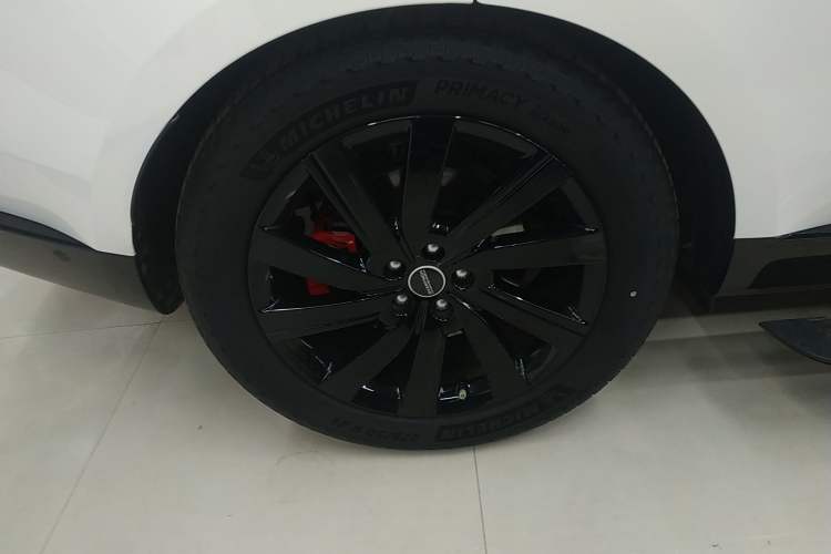 Used Land Rover Range Rover 2023 3.0 L6 400 PS Prestige Seven-Seater Extended Version
