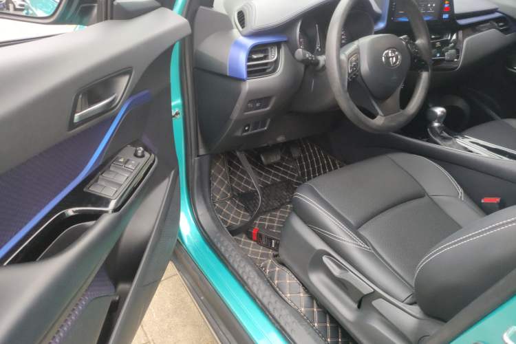 Used Toyota C-HR 2018 2.0L Leading Edition China VI
