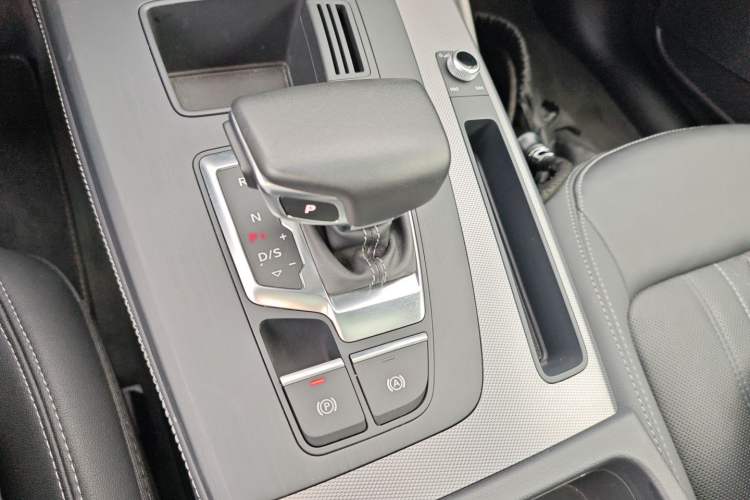 Used Audi Q5L 2023 40T Fashionable and Elegant Version