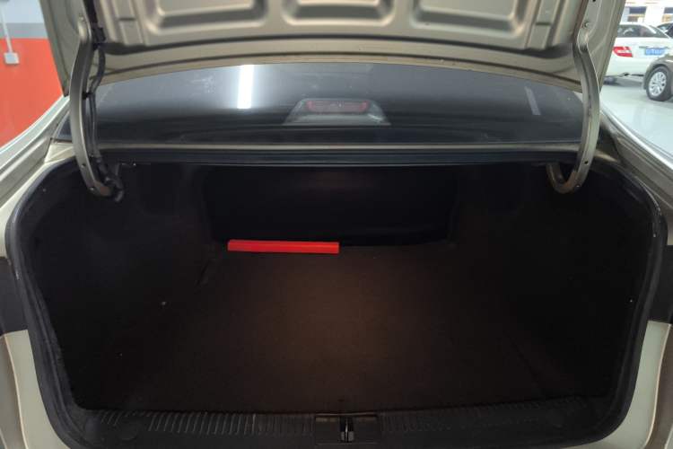 Used Roewe 360 2015 1.5L Manual Elite Edition Trunk