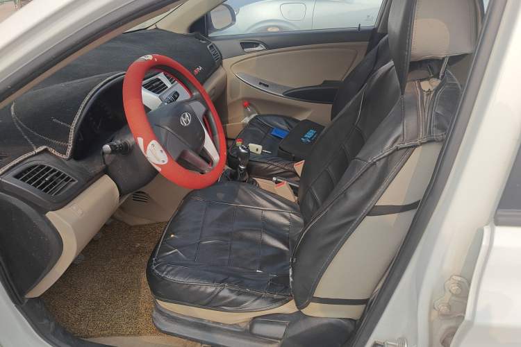 Used Hyundai Verna (older generation) 2014 1.4L Manual Smart GLS Trim