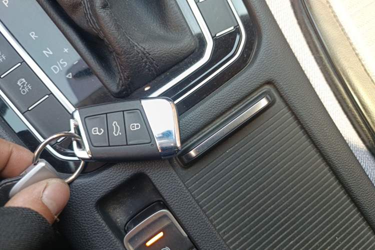 Used Volkswagen Magotan 2018 330TSI DSG Luxury Model Vehicle Key