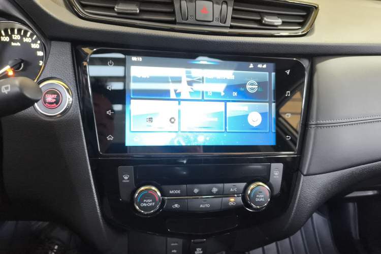 Used Nissan X-Trail 2020 2.0L XL ITS CVT 2WD SmartConnect Comfort Edition Audio And AC Panel