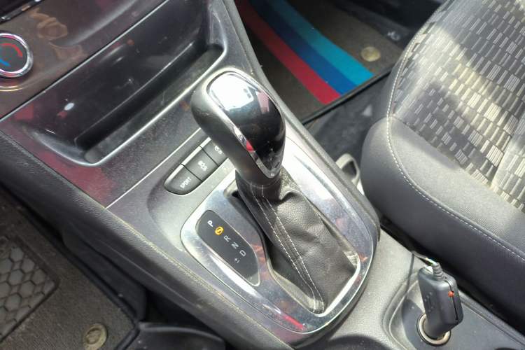 Used Buick Verano 2016 Hatchback 15S Automatic Ambition Model Gear Lever