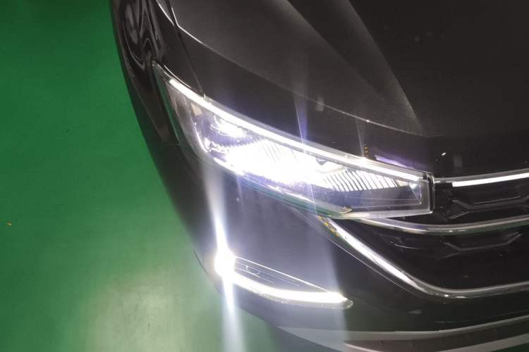 Used Volkswagen Tayron 2024 330TSI Two-Wheel Drive Luxury Plus Advanced Version Right Front Headlight