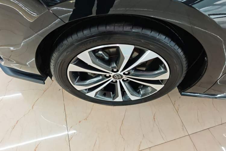 Used Toyota Granvia 2022 2.5L Hybrid Premium Edition