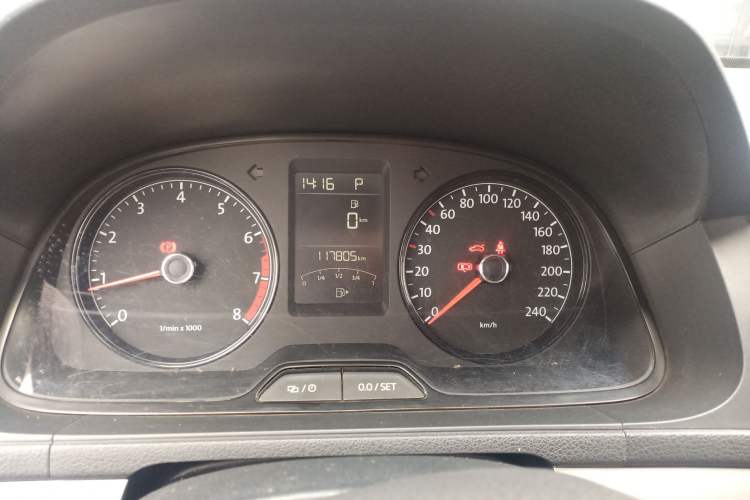 Used Volkswagen Lavida 2015 1.6L Automatic Fashion Edition Instrument Cluster