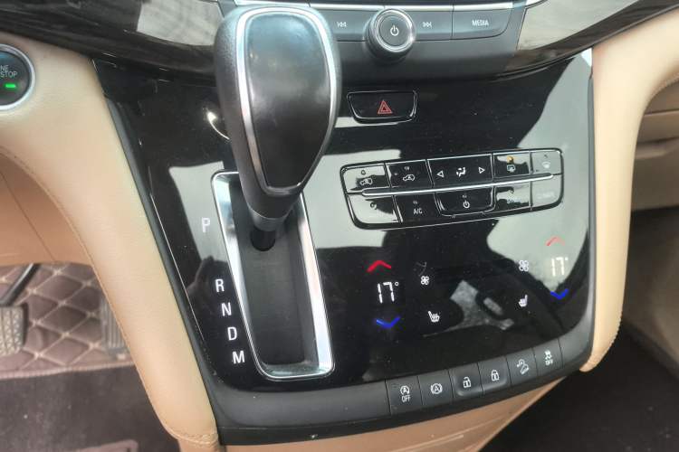 Used Buick GL8 2017 ES 28T Luxury Model China V Standard
