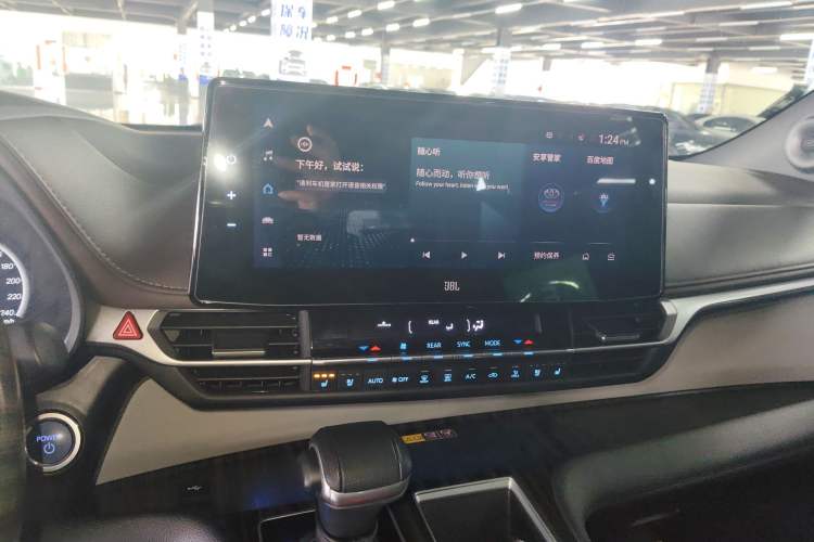 Used Toyota Granvia 2022 2.5L Hybrid Flagship Edition