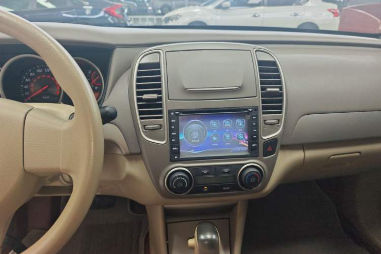 Used Nissan Sylphy 2012 Classic 1.6XE Automatic Comfort Edition Audio And AC Panel