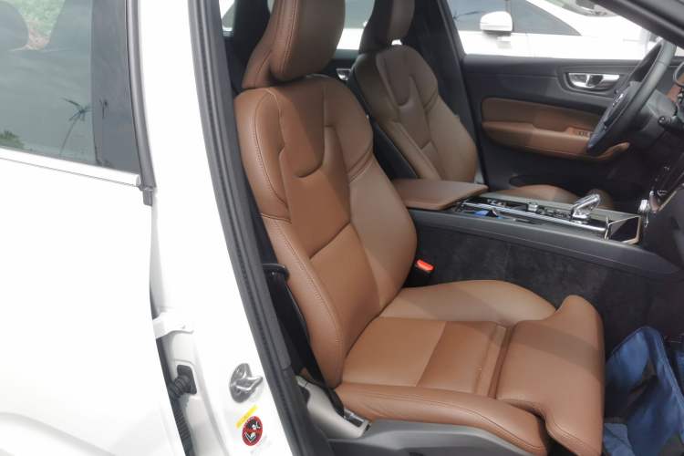 Used Volvo XC60 2025 B5 Four-Wheel Drive Smart & Advanced Luxury Edition Right Front Seat