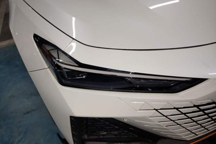 Used CHANGAN UNI-V 2022 1.5T Sport Edition Right Front Headlight