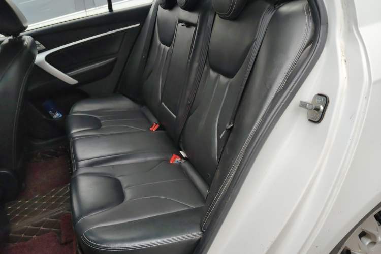 Used Geely Auto Emgrand 2015 Sedan 1.5L Manual - Top Trim Level
