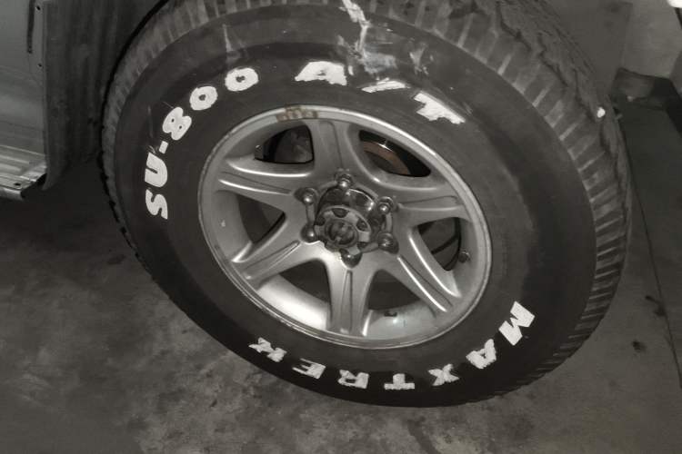 Used Leopaard Heijingang 2013 2.2L Manual 4x4 Standard Edition Right Front Wheel Hub